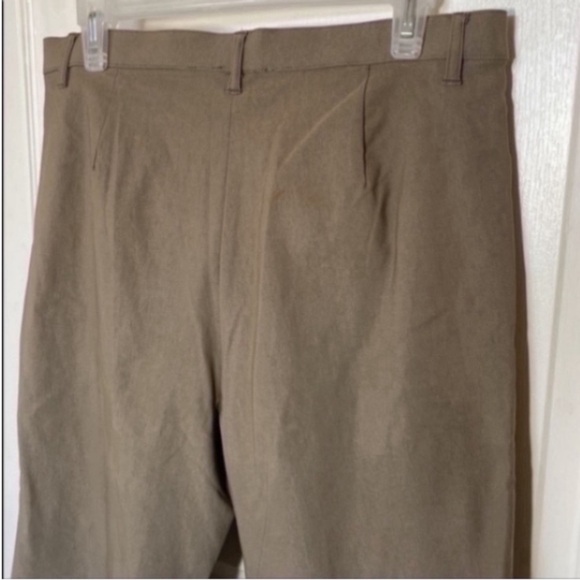 Coconut Row Bermuda Shorts Tan Khaki Beige Neutral Stretchy Shorts Longer Length - Picture 7 of 16